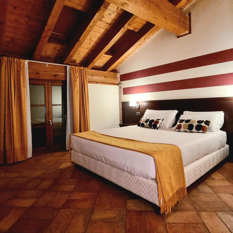 Country Hotel Castelbarco Vaprio d'Adda Exterior photo